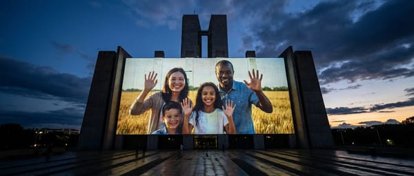 Большой Брат теперь видеомейкер: власти США взяли на вооружение нейросети Google и Adobe